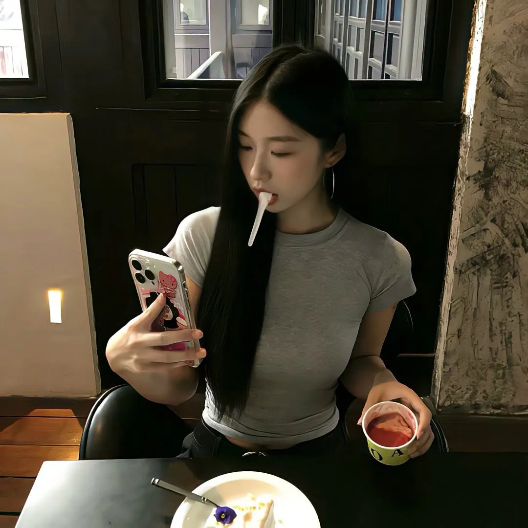 暗红